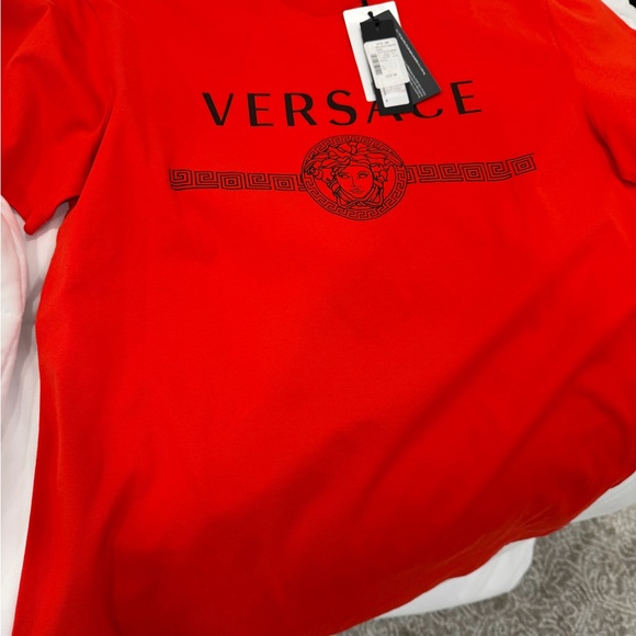 NWT Versace Men's Red Logo Tee with Medusa Motif - Picture 5 of 5
